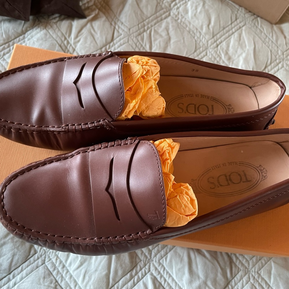 Tod's women’s Brown Leather driving Loafers